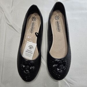 Round Toe Cut Out Flower Detail Ballet Flat (Antwerp)